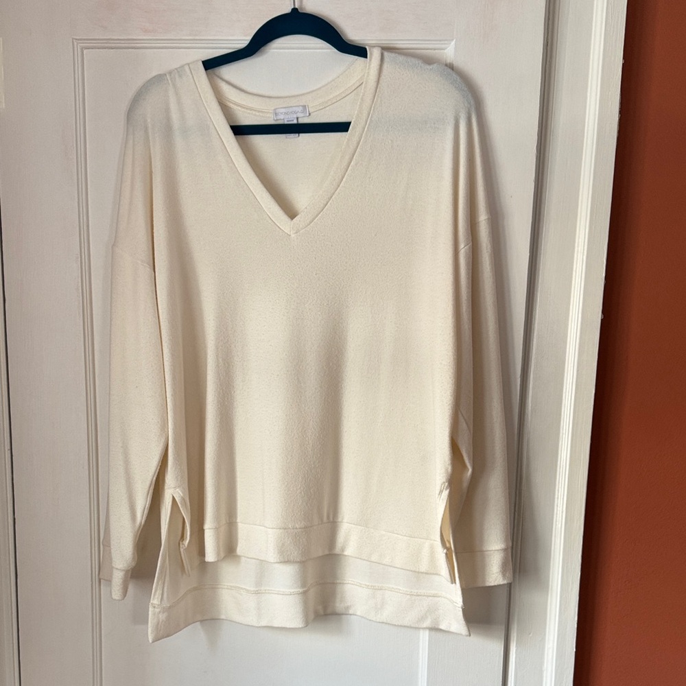 Beyond Yoga Long Weekend Lounge Pullover in Fresh Snow
